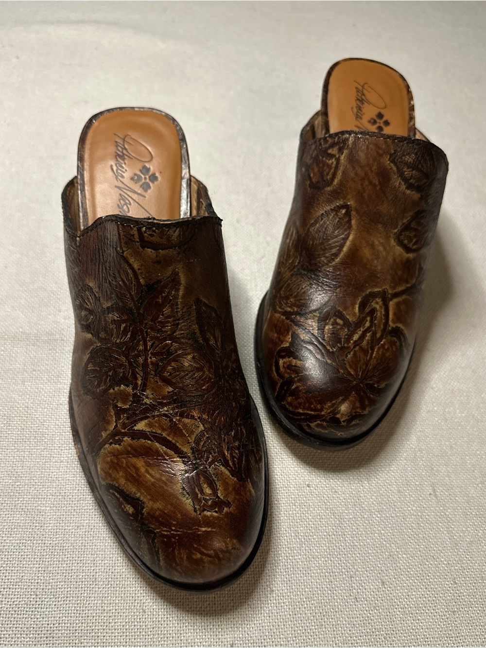 PATRICIA NASH Ruffina Leather Tooled Mules Chocolate Gold Floral Clogs | 7.5 - Picture 6 of 9